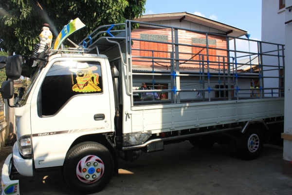 ขายด่วน รถ 6 ล้อ  ISUSU  NPR  130  ปี 50