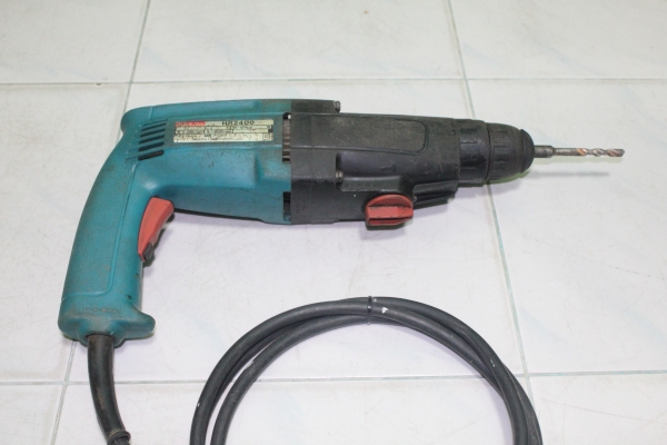 สว่านโรตารี่ยี่ห้อ makitaรุ่นHR2400 ทำงาน 3 ระบบพร้อมใช้งานครับ