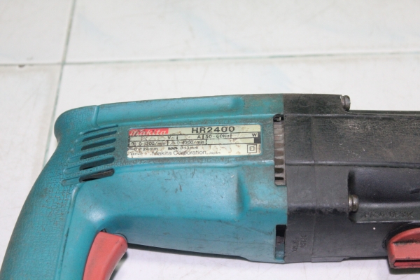 สว่านโรตารี่ยี่ห้อ makitaรุ่นHR2400 ทำงาน 3 ระบบพร้อมใช้งานครับ