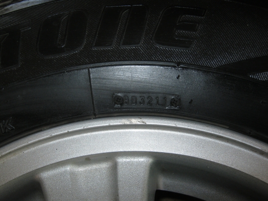 ขาย แมกซ์พร้อมยาง NISSAN FRONTIER ขอบ 14" ยางปี 11/195R14 ยางสวยมาก ขาย แมกซ์พร้อมยาง NISSAN FRONTIER ขอบ 14" ยางปี 11/195R14 ยางสวยมาก