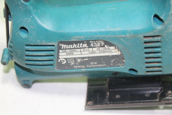 เลื่อยจิ๊กซอร์ ยี่ห้อmakita รุ่น 4327 ปรับความเร็วรอบได้ พร้อมใช้ครับ
