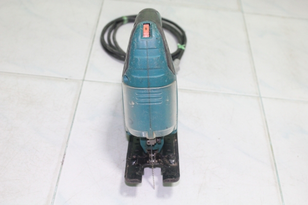 เลื่อยจิ๊กซอร์ ยี่ห้อmakita รุ่น 4327 ปรับความเร็วรอบได้ พร้อมใช้ครับ