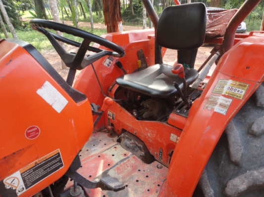 รถไถ KUBOTA รุ่น L4508 ขับ 2 เพลา ดันหน้า ที่ตัดหญ้า