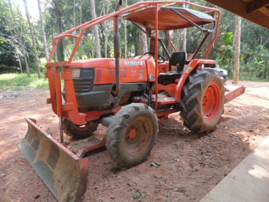 รถไถ KUBOTA รุ่น L4508 ขับ 2 เพลา ดันหน้า ที่ตัดหญ้า