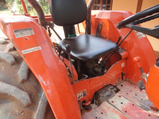 รถไถ KUBOTA รุ่น L4508 ขับ 2 เพลา ดันหน้า ที่ตัดหญ้า