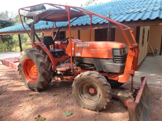 รถไถ KUBOTA รุ่น L4508 ขับ 2 เพลา ดันหน้า ที่ตัดหญ้า