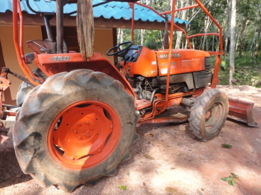 รถไถ KUBOTA รุ่น L4508 ขับ 2 เพลา ดันหน้า ที่ตัดหญ้า