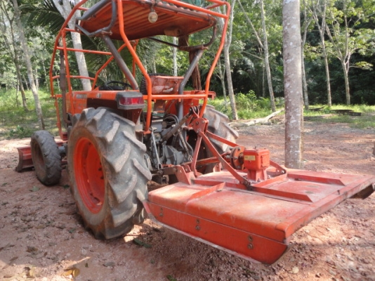 รถไถ KUBOTA รุ่น L4508 ขับ 2 เพลา ดันหน้า ที่ตัดหญ้า