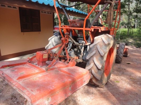 รถไถ KUBOTA รุ่น L4508 ขับ 2 เพลา ดันหน้า ที่ตัดหญ้า