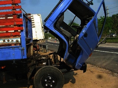 อยากขายไม่ได้ใช้งานแล้ว บรรทุก6ล้อกลาง