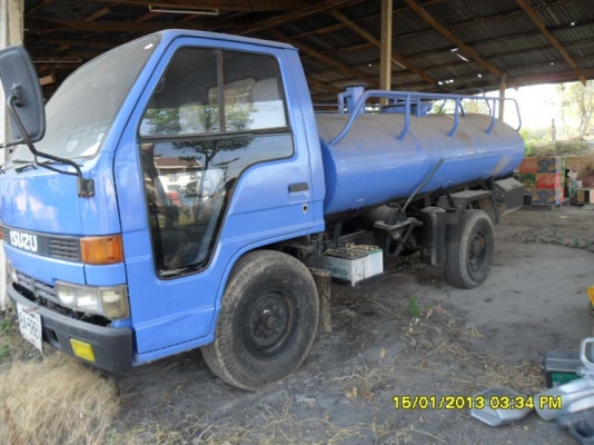 Isuzu NKR55E-7102861 บรรทุกของเหลว 88 แรง 4 สูบ ปี 37 วิ่งได้เลย ต่อรองได้เจ้าของขายเอง