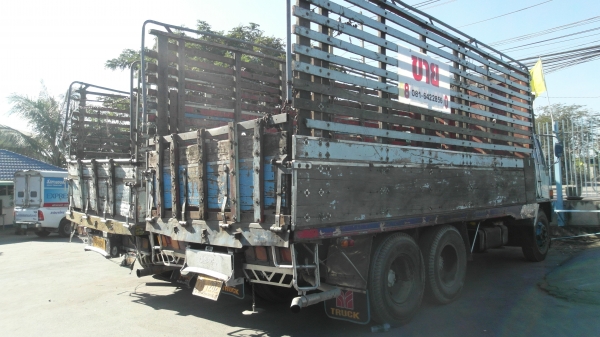 ขายอีซูซุ 10 ล้อ เพลาเดียว ร็อคกี้ 175 แรง กระบะไม้ เบรคทิฟฟี่ เสื้อเพลาหลังจัมโบ้ ขายอีซูซุ 10 ล้อ เพลาเดียว ร็อคกี้ 175 แรง กระบะไม้ เบรคทิฟฟี่ เสื้อเพลาหลังจัมโบ้