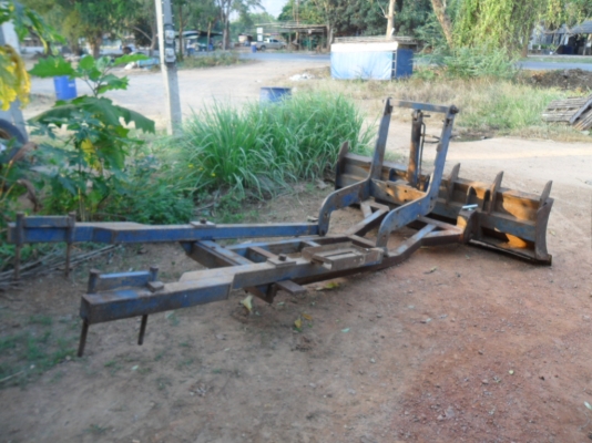 ขาย ชุดดันหน้าฟอร์ด6600 ใบ7ฟุต สภาพดีใช้น้อยมาก รถใส่ชุดตัก