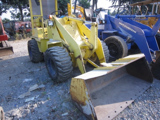 ขาย รถตักเล็ก TCM รุ่น 810 มือสองญี่ปุ่น ขาย รถตักเล็ก TCM รุ่น 810 มือสองญี่ปุ่น