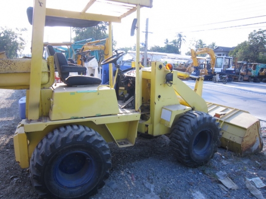 ขาย รถตักเล็ก TCM รุ่น 810  มือสองญี่ปุ่น