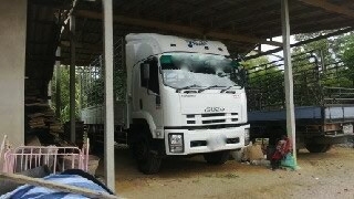 รถอิซูซุ 6 ล้อ รั่ว 240 แรงม้า ปี 52 วิ่ง 80000 กว่าโล สนใจติดต่อ 081 - 6079515 รถอิซูซุ 6 ล้อ รั่ว 240 แรงม้า ปี 52 วิ่ง 80000 กว่าโล สนใจติดต่อ 081 - 6079515