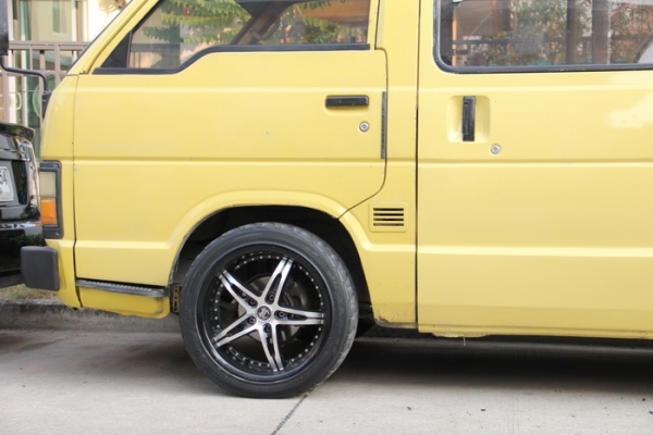 ขายล้อขอบ18 กว้าง 7.5 5รู120 ใส่บีเอ็ม เชฟรุ่นเก่า ของใหม่ ชุดละ9000฿ ขายล้อขอบ18 กว้าง 7.5 5รู120 ใส่บีเอ็ม เชฟรุ่นเก่า ของใหม่ ชุดละ9000฿