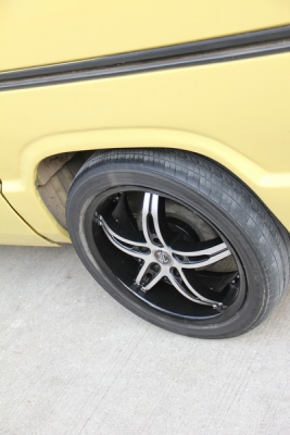 ขายล้อขอบ18 กว้าง 7.5 5รู120 ใส่บีเอ็ม เชฟรุ่นเก่า ของใหม่ ชุดละ9000฿ ขายล้อขอบ18 กว้าง 7.5 5รู120 ใส่บีเอ็ม เชฟรุ่นเก่า ของใหม่ ชุดละ9000฿