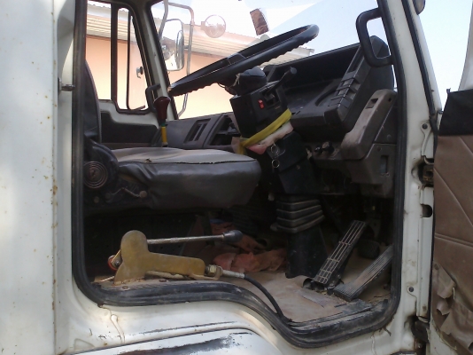 ขายหกล้อติดเครน ISUZU   ROCKY 6BG1  เครน TADANO 3 ปอก 3 ตัน  รถใช้งานทุกวัน เบรคจิ๊บฟี่ รถแท้ห้าง เดิมๆสวย  ราคาสุดคุ้ม ครัซซีสวย ไม่มีที่ติ