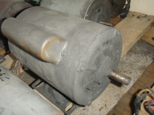 ขายมอเตอร์ใหม่ และมือสอง รุ่น1/2HP  220V 50Hz  HITACHI