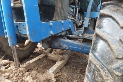 รถไถนาฟอร์ด 6640 (รถนอก)ปี55 ใช้งาน 5404 ชม. คานหน้าคาเรโร่ 2 เพลา