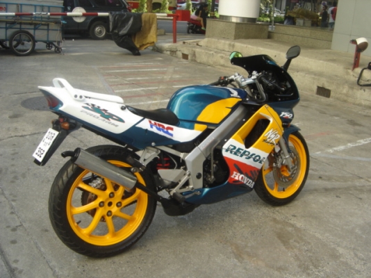 NSR 150 SP  PROARM มี 2 คัน สวยมาก ทำสีใหม่ทั้งคัน ราคา 40000 บาท มี 1 คัน และ อีกคัน ราคา 45000 บาท สนใจ ติดต่อ 0808051985 คุณ เเจ็ค สีลม ซอย 10 กทม