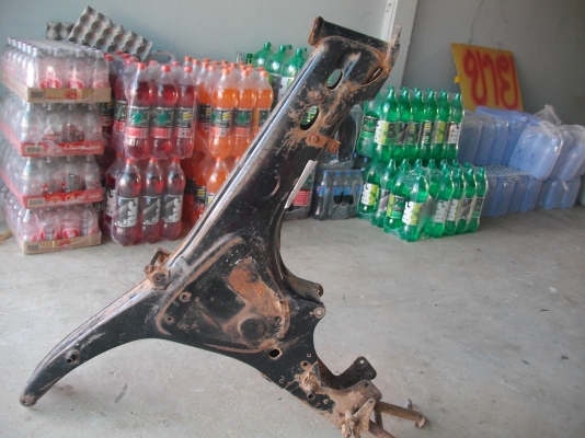 โคลงเอร้อย ไม่ผุ ไม่คด