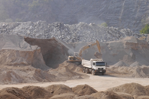 รถดั้มใช้งานเหมือง บ่อดิน โรงโม่หิน  MAN *** ราคาไม่รวมกระบะ***