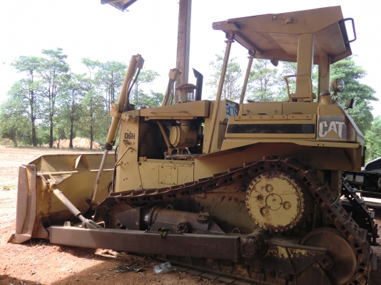 ขาย รถแทรคเตอร์ CAT D6H
