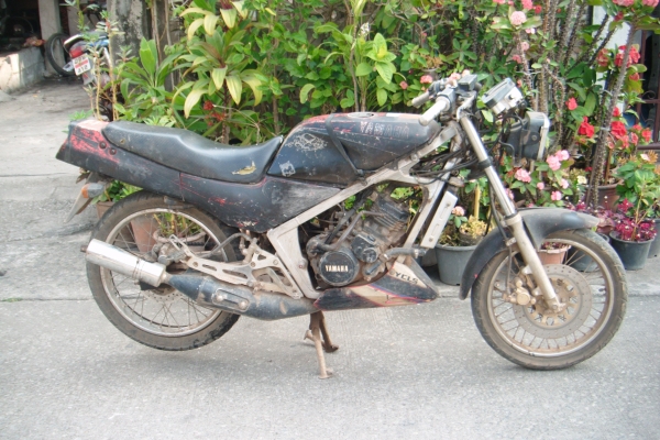 ขาย yamaha new vr150 ทั้งคัน หรือ เป็น ชิ้น ไม่แพง