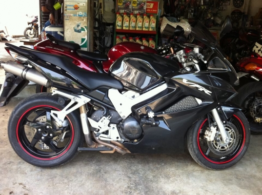 ขายครับ vfr800 ปี2007 ท่อคู่ สูบวี ทะเบียนแท้. สมอ ยางใหม่ ท่อสูตรสองใบ แรงเกินห้ามใจ