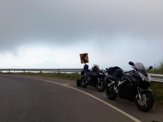 ขายครับ vfr800 ปี2007 ท่อคู่ สูบวี ทะเบียนแท้. สมอ ยางใหม่ ท่อสูตรสองใบ แรงเกินห้ามใจ