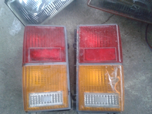 ขายไฟท้าย จิ็บเชโรกี ครอบไมล์ลายไม้