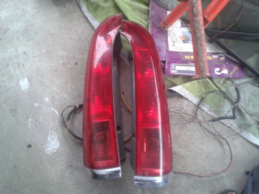 ไฟท้ายซีอาวี1คู่ 1000