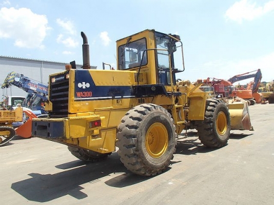 WA300-1-30553 รถตักKOMATSU ถึงไทยเเล้วครับ
