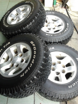 ล้อ Tiger + BF All 30/9.5/15 ปี09 สวยๆ 1ชุด