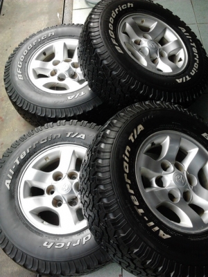 ล้อ Tiger + BF All 30/9.5/15 ปี09 สวยๆ 1ชุด