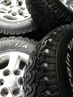 ล้อ Tiger + BF All 30/9.5/15 ปี09 สวยๆ 1ชุด