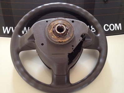 พวงมาลัย HONDA สีน้ำตาล สภาพสวยไม่มีตำหนิ แต่ฝาปิดด้านข้างหาย ตจว ส่งได้