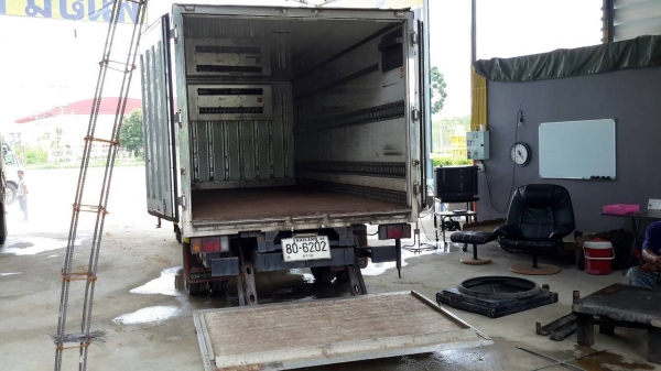 ISUZU NPR81P อีซูซุ รถประกอบ ฟรีซแช่แข็ง