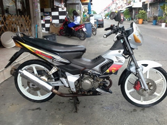 Sonic  ปี 44 สีดำ เทา รถบ้าน เครื่องเดิม แน่นๆ ชุดสีซีดนิดหน่อย เอกสารครบ