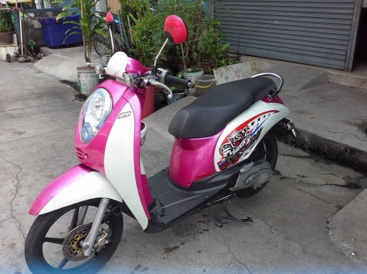Honda scoopy i ปี 55 สีชมพู ขาว ล้อแม็ค รถสวยมาก เครื่องเดิม