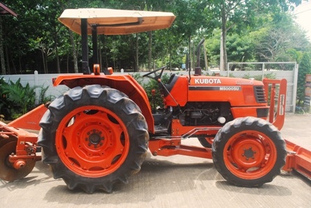 ขายรถไถ Kubota M5000 (4WD) พร้อมดันหน้าและผาน6x24ช้าง