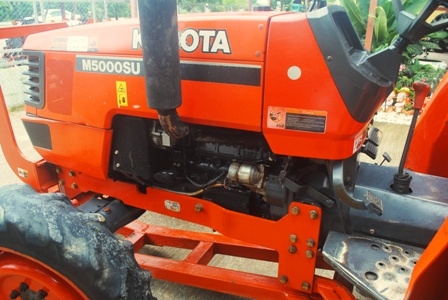 ขายรถไถ Kubota M5000 (4WD) พร้อมดันหน้าและผาน6x24ช้าง