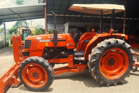 ขายรถไถ Kubota M5000 (4WD) พร้อมดันหน้าและผาน6x24ช้าง