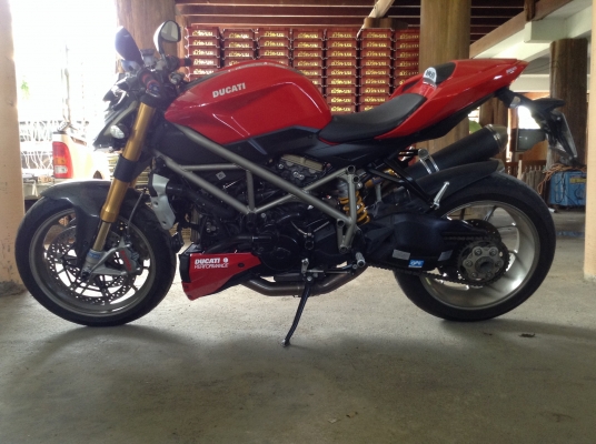 ธารนนทบุรี//ขาย ducati streetfighter 1098s ปี2012 ราคา 690,000 บาท ทะเบียนโอน