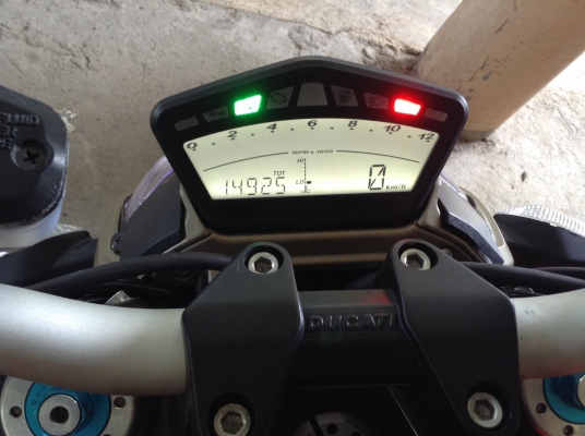 ธารนนทบุรี//ขาย ducati streetfighter 1098s ปี2012 ราคา 690,000 บาท ทะเบียนโอน