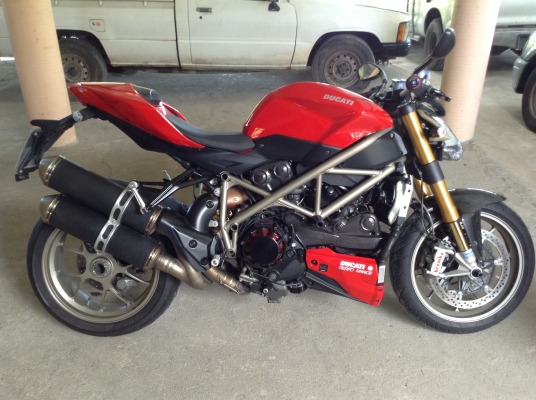 ธารนนทบุรี//ขาย ducati streetfighter 1098s ปี2012 ราคา 690,000 บาท ทะเบียนโอน