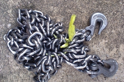 โซ่ USA ตะขอ 2 ข้างยาว 6 เมตรสภาพสวยๆครับความยาว 6  เมตร ตะขอ 2  ข้าง  ข้อโซ่มีตีนับเบอร์ครับราคานี้คุ้มครับ