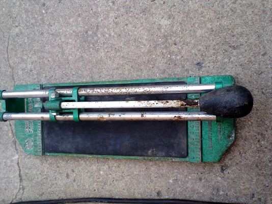 AC07511996 ตัวกระเบื้องเยอรมันความยาวประมาณ 40  ซ.ม ของเยอรมันครับตัวนี้สมบูรณ์ครับราคานี้คุ้มครับ